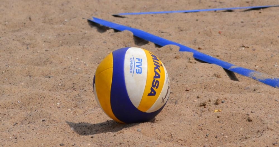 TURNIEJ SIATKÓWKI PLAŻOWEJ O PUCHAR BURMISTRZA MIASTA ŻYWCA