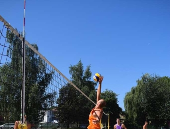 TURNIEJ SIATKÓWKI PLAŻOWEJ "O PUCHAR BURMISTRZA MIASTA ŻYWCA" - WYNIKI - zdjęcie3