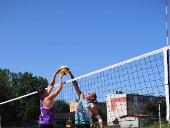 TURNIEJ SIATKÓWKI PLAŻOWEJ "O PUCHAR BURMISTRZA MIASTA ŻYWCA" - WYNIKI - zdjęcie32