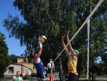 TURNIEJ SIATKÓWKI PLAŻOWEJ "O PUCHAR BURMISTRZA MIASTA ŻYWCA" - WYNIKI - zdjęcie23