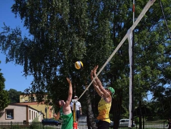 TURNIEJ SIATKÓWKI PLAŻOWEJ "O PUCHAR BURMISTRZA MIASTA ŻYWCA" - WYNIKI - zdjęcie16