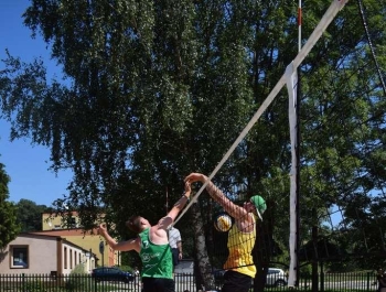 TURNIEJ SIATKÓWKI PLAŻOWEJ "O PUCHAR BURMISTRZA MIASTA ŻYWCA" - WYNIKI - zdjęcie21