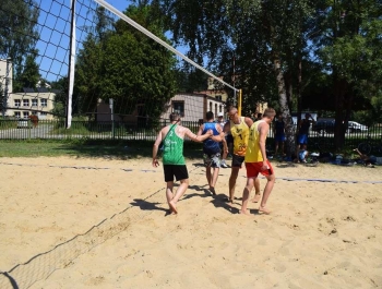 TURNIEJ SIATKÓWKI PLAŻOWEJ "O PUCHAR BURMISTRZA MIASTA ŻYWCA" - WYNIKI - zdjęcie17