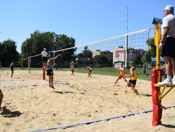 TURNIEJ SIATKÓWKI PLAŻOWEJ "O PUCHAR BURMISTRZA MIASTA ŻYWCA" - WYNIKI - zdjęcie13