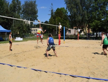 TURNIEJ SIATKÓWKI PLAŻOWEJ "O PUCHAR BURMISTRZA MIASTA ŻYWCA" - WYNIKI - zdjęcie11