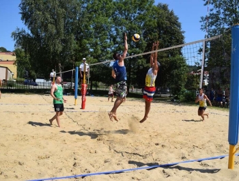 TURNIEJ SIATKÓWKI PLAŻOWEJ "O PUCHAR BURMISTRZA MIASTA ŻYWCA" - WYNIKI - zdjęcie7