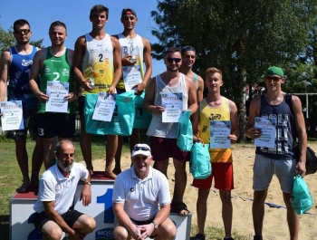 TURNIEJ SIATKÓWKI PLAŻOWEJ "O PUCHAR BURMISTRZA MIASTA ŻYWCA" - WYNIKI - zdjęcie2