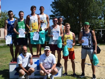 TURNIEJ SIATKÓWKI PLAŻOWEJ "O PUCHAR BURMISTRZA MIASTA ŻYWCA" - WYNIKI - zdjęcie1