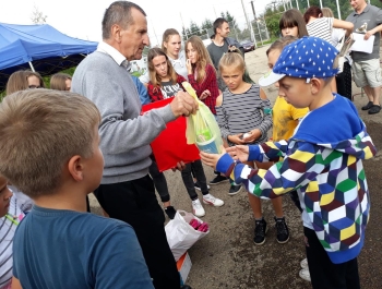 Festyn z serii "FESTYNY z RODZINKĄ" - Witaj Szkoło - 08.09.2018 r - zdjęcie81