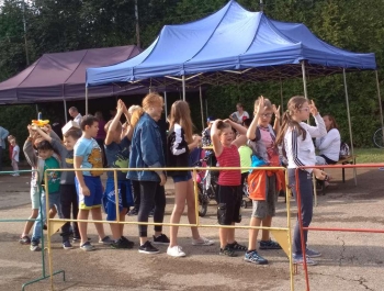 Festyn z serii "FESTYNY z RODZINKĄ" - Witaj Szkoło - 08.09.2018 r - zdjęcie15