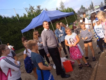 Festyn z serii "FESTYNY z RODZINKĄ" - Witaj Szkoło - 08.09.2018 r - zdjęcie4