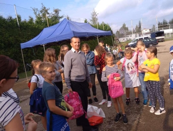 Festyn z serii "FESTYNY z RODZINKĄ" - Witaj Szkoło - 08.09.2018 r - zdjęcie1
