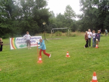 FESTYN SPORTOWO &#8211; REKREACYJNY DLA DZIECI &#8222;WAKACJE NA SPORTOWO i WESOŁO&#8221; - zdjęcie 2