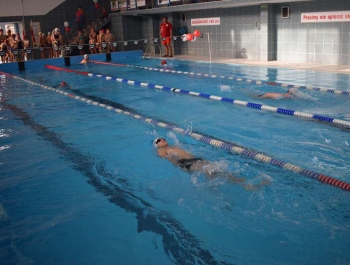 Sztafeta pływacka 100x100m z okazji 100-lecia odzyskania niepodległości przez Polskę - zdjęcie45