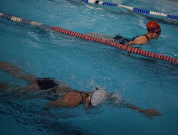 Sztafeta pływacka 100x100m z okazji 100-lecia odzyskania niepodległości przez Polskę - zdjęcie7