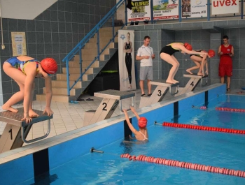 ZAWODY PŁYWACKIE: Ferie z MOSiR-em 2019 WYNIKI+ZDJĘCIA - zdjęcie105