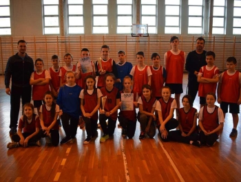 Eliminacje Miejskie do Powiatowych Igrzysk Dzieci w piłce ręcznej - WYNIKI + ZDJĘCIA - zdjęcie1