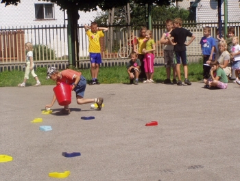 FESTYN SPORTOWO REKREACYJNY DLA DZIECI - "POżEGNANIE WAKACJI" - PRZY SZKOLE PODSTAWOWEJ NR 1 - zdjęcie 2