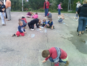 FESTYN SPORTOWO REKREACYJNY - "POżEGNANIE WAKACJI" - PLAC GIER I ZABAW PRZY UL.JODłOWEJ - zdjęcie 2