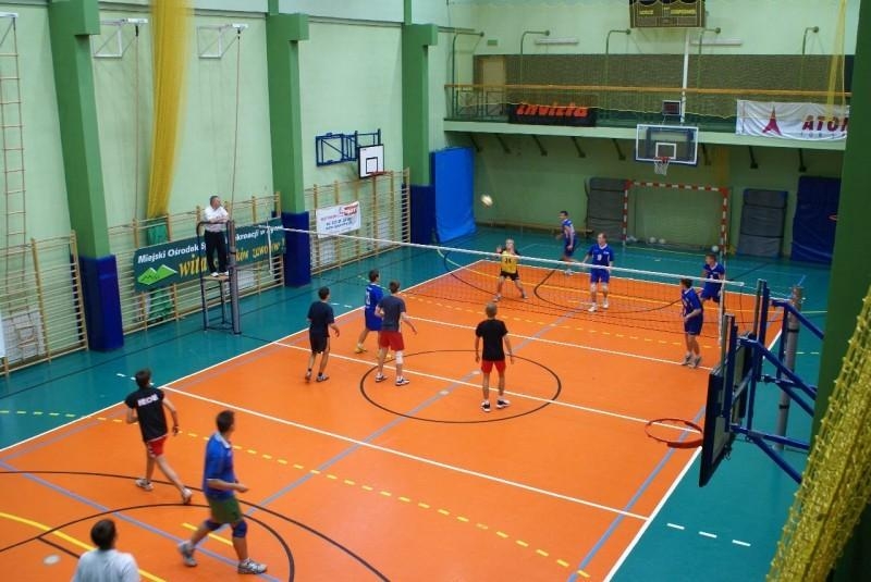 JESIENNY TURNIEJ DZIKICH DRUŻYN W PIŁCE SIATKOWEJ O PUCHAR MOSiR-u.