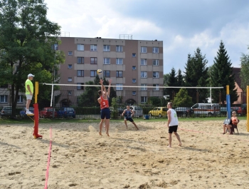 TURNIEJ SIATKÓWKI PLAŻOWEJ "O PUCHAR BURMISTRZA MIASTA ŻYWCA" – WYNIKI + ZDJĘCIA - zdjęcie2