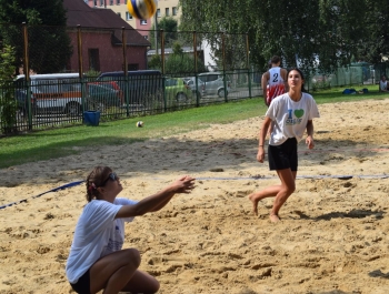 TURNIEJ SIATKÓWKI PLAŻOWEJ "O PUCHAR BURMISTRZA MIASTA ŻYWCA" – WYNIKI + ZDJĘCIA - zdjęcie12