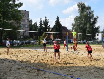 TURNIEJ SIATKÓWKI PLAŻOWEJ "O PUCHAR BURMISTRZA MIASTA ŻYWCA" – WYNIKI + ZDJĘCIA - zdjęcie14