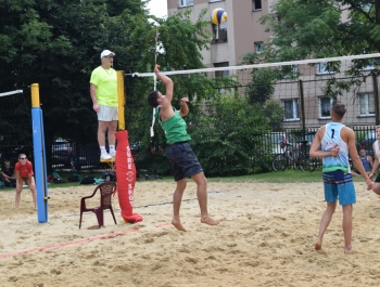 TURNIEJ SIATKÓWKI PLAŻOWEJ "O PUCHAR BURMISTRZA MIASTA ŻYWCA" – WYNIKI + ZDJĘCIA - zdjęcie20