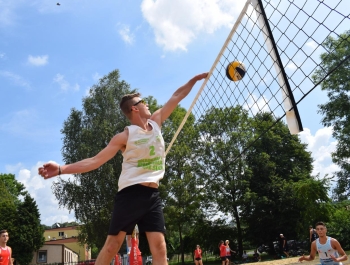 TURNIEJ SIATKÓWKI PLAŻOWEJ "O PUCHAR BURMISTRZA MIASTA ŻYWCA" – WYNIKI + ZDJĘCIA - zdjęcie23