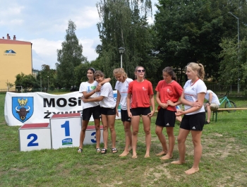 TURNIEJ SIATKÓWKI PLAŻOWEJ "O PUCHAR BURMISTRZA MIASTA ŻYWCA" – WYNIKI + ZDJĘCIA - zdjęcie24