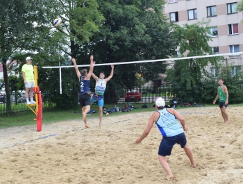 TURNIEJ SIATKÓWKI PLAŻOWEJ "O PUCHAR BURMISTRZA MIASTA ŻYWCA" – WYNIKI + ZDJĘCIA - zdjęcie33
