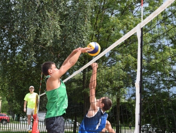 TURNIEJ SIATKÓWKI PLAŻOWEJ "O PUCHAR BURMISTRZA MIASTA ŻYWCA" – WYNIKI + ZDJĘCIA - zdjęcie38