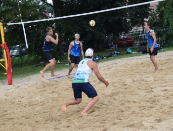 TURNIEJ SIATKÓWKI PLAŻOWEJ "O PUCHAR BURMISTRZA MIASTA ŻYWCA" – WYNIKI + ZDJĘCIA - zdjęcie41