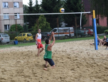 TURNIEJ SIATKÓWKI PLAŻOWEJ "O PUCHAR BURMISTRZA MIASTA ŻYWCA" – WYNIKI + ZDJĘCIA - zdjęcie42