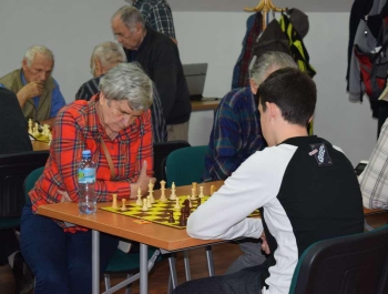 IV POWIATOWY INTEGRACYJNY TURNIEJ SZACHOWY O PUCHAR PREZESA Stowarzyszenia CROSS BESKIDEK Żywiec - zdjęcie3
