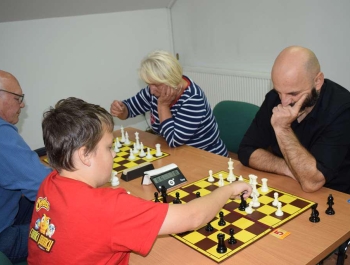 IV POWIATOWY INTEGRACYJNY TURNIEJ SZACHOWY O PUCHAR PREZESA Stowarzyszenia CROSS BESKIDEK Żywiec - zdjęcie5