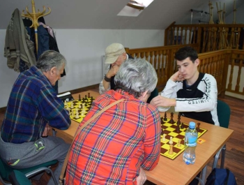 IV POWIATOWY INTEGRACYJNY TURNIEJ SZACHOWY O PUCHAR PREZESA Stowarzyszenia CROSS BESKIDEK Żywiec - zdjęcie8