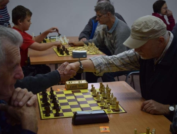 IV POWIATOWY INTEGRACYJNY TURNIEJ SZACHOWY O PUCHAR PREZESA Stowarzyszenia CROSS BESKIDEK Żywiec - zdjęcie11