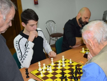 IV POWIATOWY INTEGRACYJNY TURNIEJ SZACHOWY O PUCHAR PREZESA Stowarzyszenia CROSS BESKIDEK Żywiec - zdjęcie13