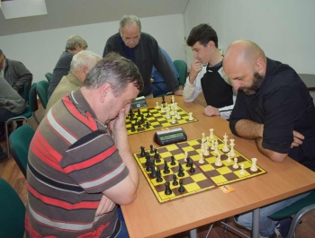 IV POWIATOWY INTEGRACYJNY TURNIEJ SZACHOWY O PUCHAR PREZESA Stowarzyszenia CROSS BESKIDEK Żywiec - zdjęcie17