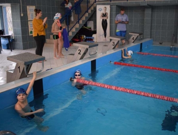 ZAWODY PŁYWACKIE: Ferie z MOSiR-em 2020 WYNIKI+ZDJĘCIA - zdjęcie16