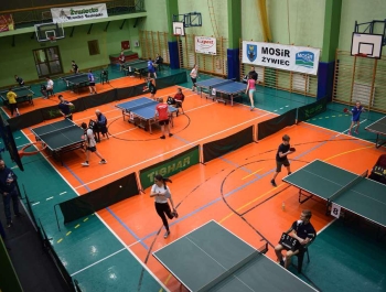 MISTRZOSTWA MIASTA ŻYWCA W TENISIE STOŁOWYM – ZDJĘCIA + WYNIKI - zdjęcie15