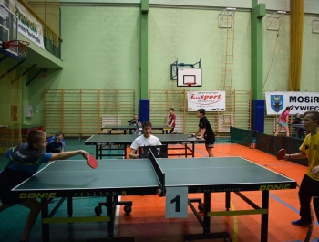 MISTRZOSTWA MIASTA ŻYWCA W TENISIE STOŁOWYM – ZDJĘCIA + WYNIKI - zdjęcie17