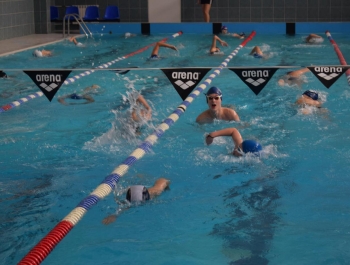 ZAWODY PŁYWACKIE - WYNIKI + ZDJĘCIA - zdjęcie8