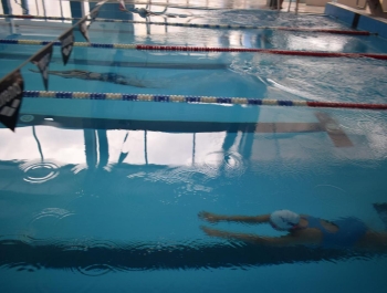 ZAWODY PŁYWACKIE - WYNIKI + ZDJĘCIA - zdjęcie12