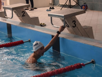 ZAWODY PŁYWACKIE - WYNIKI + ZDJĘCIA - zdjęcie16