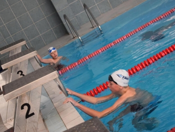 ZAWODY PŁYWACKIE - WYNIKI + ZDJĘCIA - zdjęcie35