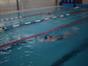 ZAWODY PŁYWACKIE - WYNIKI + ZDJĘCIA - zdjęcie69