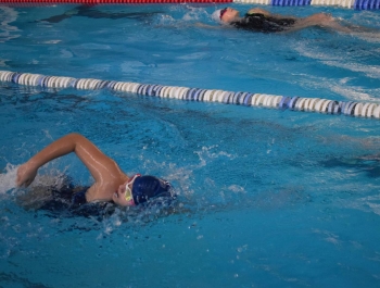 ZAWODY PŁYWACKIE - WYNIKI + ZDJĘCIA - zdjęcie70