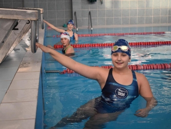 ZAWODY PŁYWACKIE - WYNIKI + ZDJĘCIA - zdjęcie81